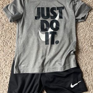 Nike set size 6-7